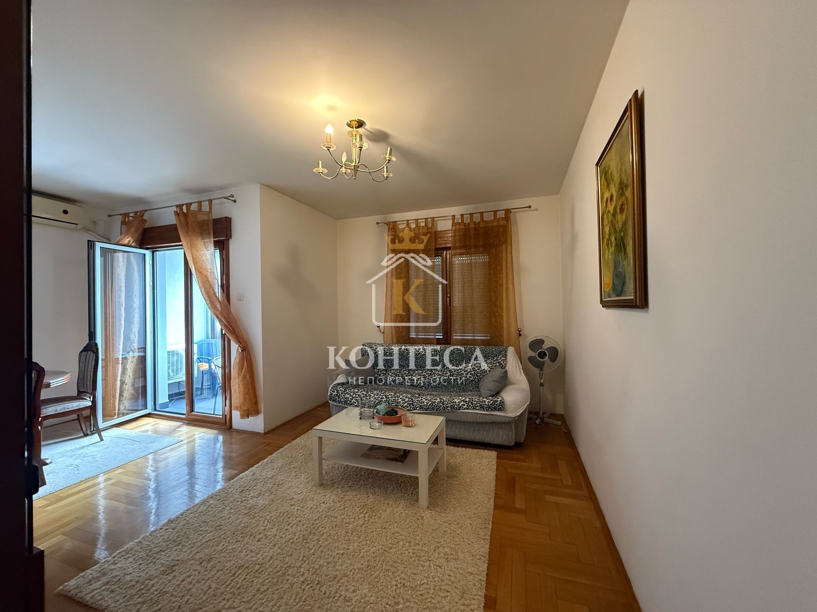 Dvosoban stan 86m2 u samom centru grada, Tivat